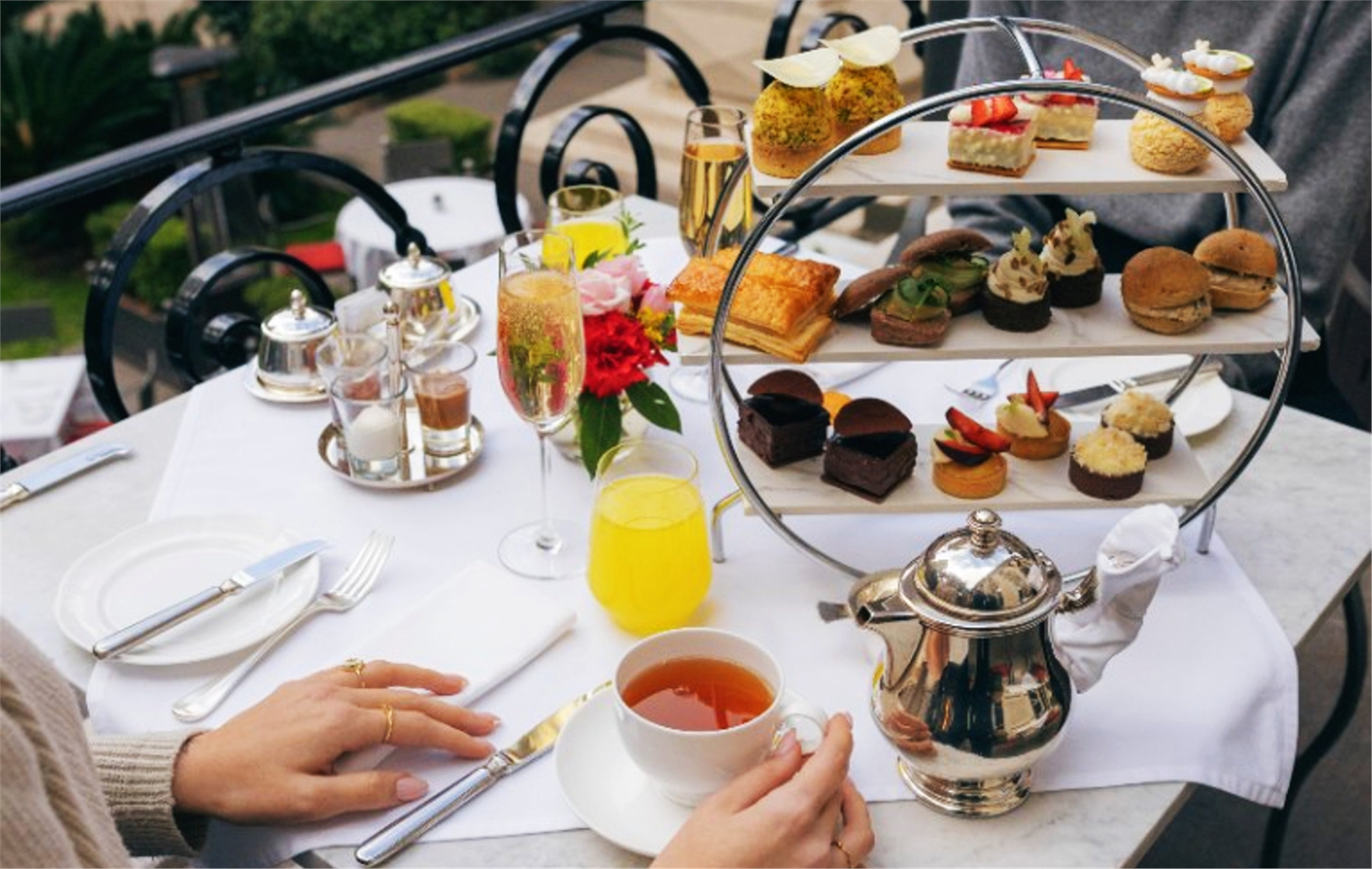 Bigbox - High Tea & Breakfast en Palacio Duhau